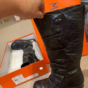 Women black leather boots